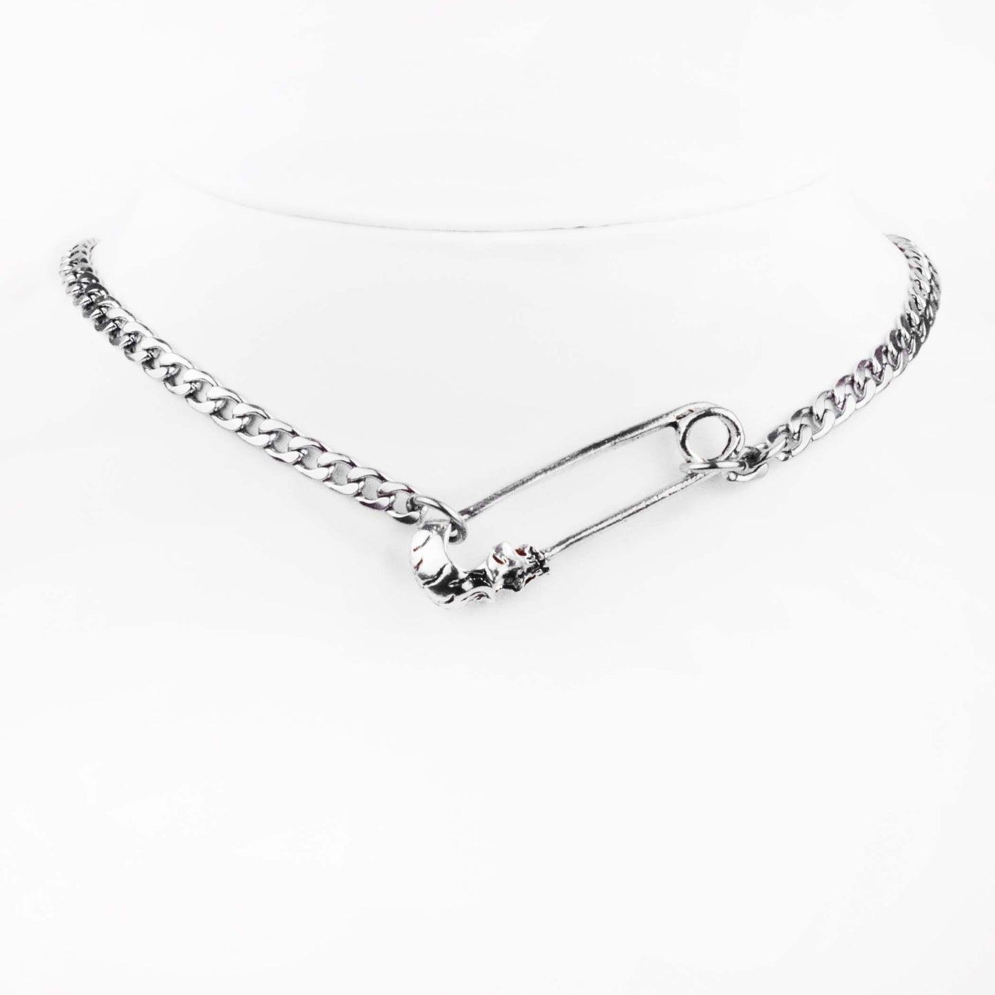 KIERA | TOTENKOPF-STECKNADEL CHOKER